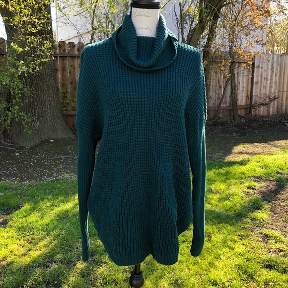 Michel Kors Turtleneck Sweater with pocket - Picture 4 of 7